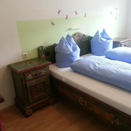 Farm stay Rauhbergerhof Tiefgraben
